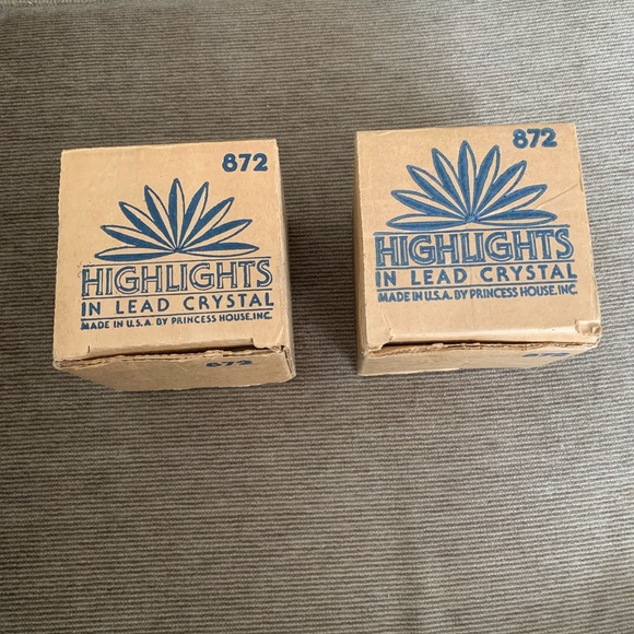 LEAD CRYSTAL CANDLE HOLDERS IN ORIGINAL BOX - Picture 2 of 3